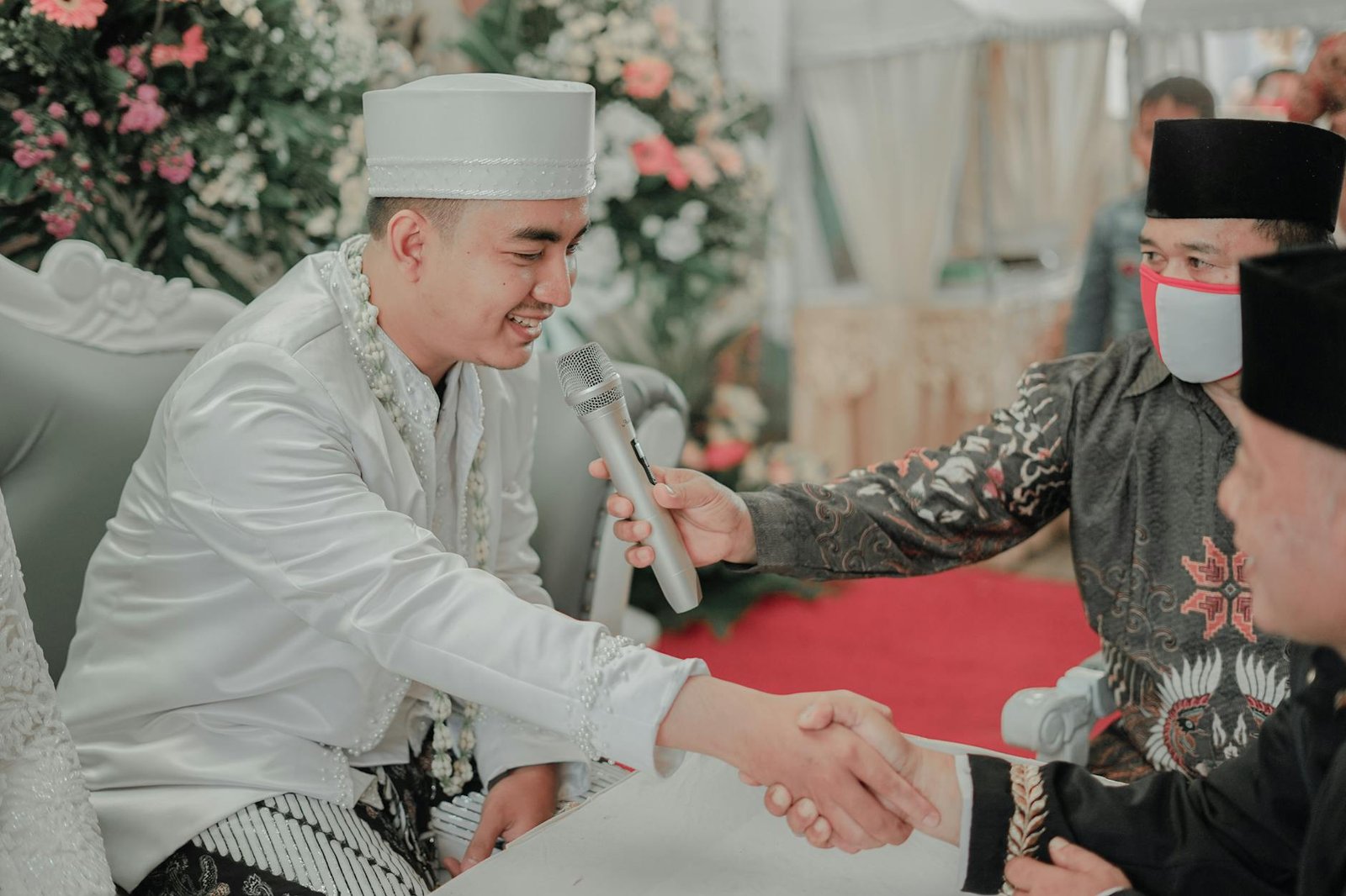 Gambar ilustrasi berita terkini menampilkan headline terbaru, foto jurnalistik, dan ikon update real-time